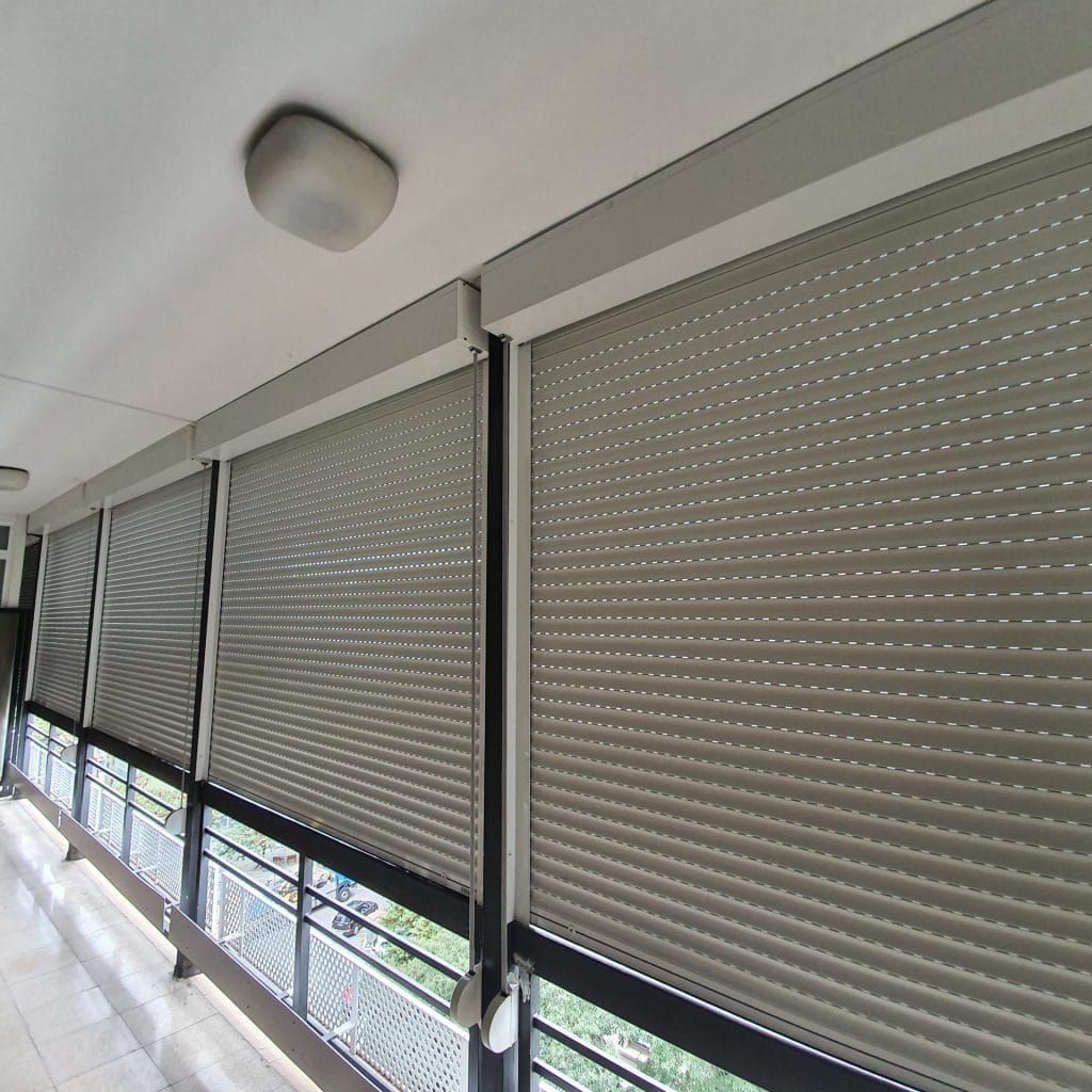 instalación de persianas de aluminio